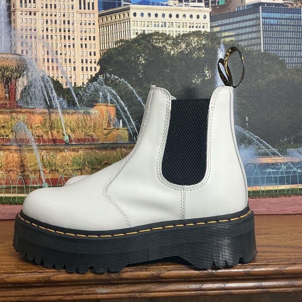 Doc Dr. Martens 2976 Quad Platform Chelsea Boots M 9 W 10 White Leather Pull On - Picture 3 of 10